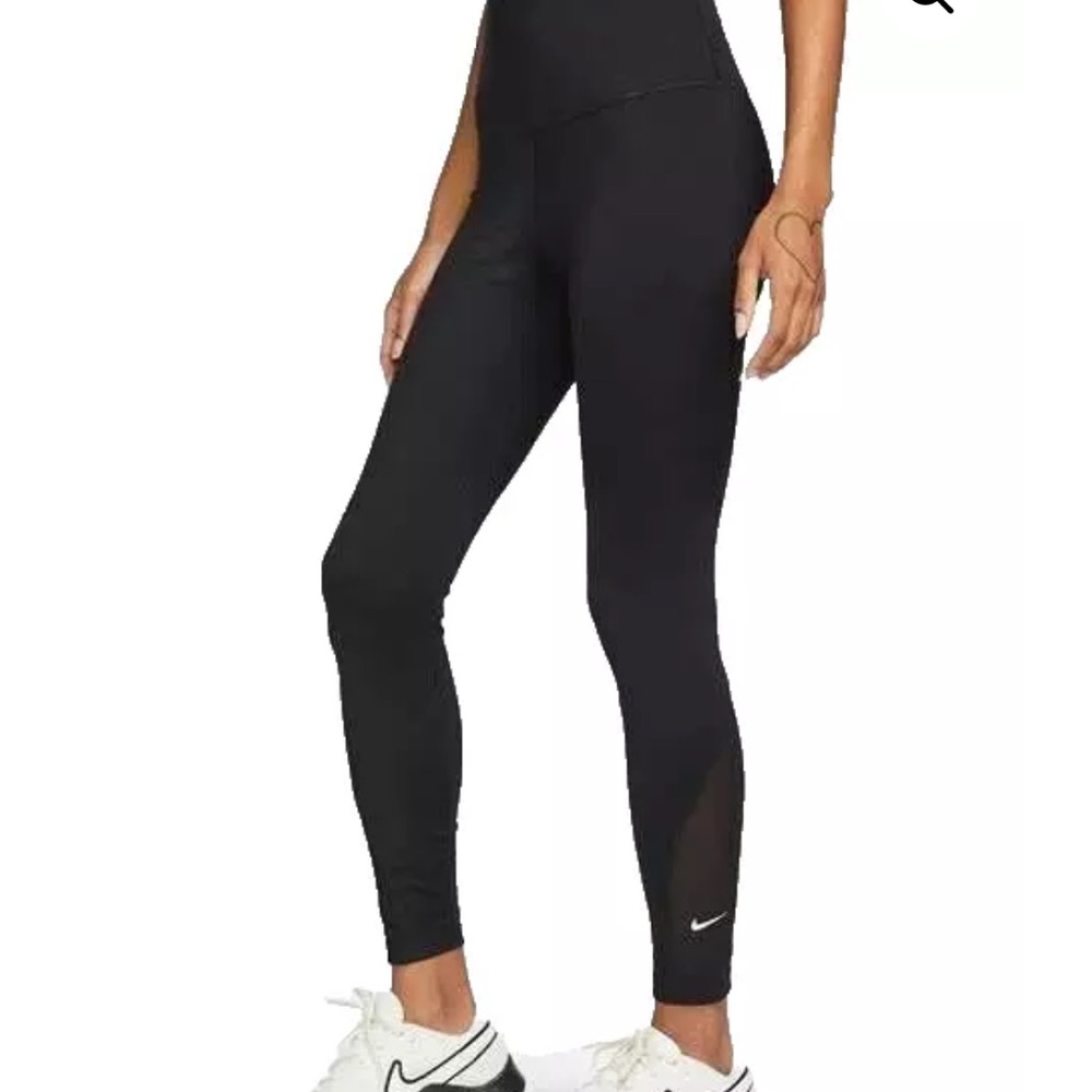 Nike Women's Black High-Waisted Leggings